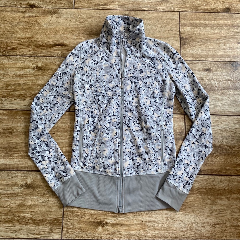Lululemon Nice Asana Jacket Size 6 Not So Petite - Picture 10 of 13